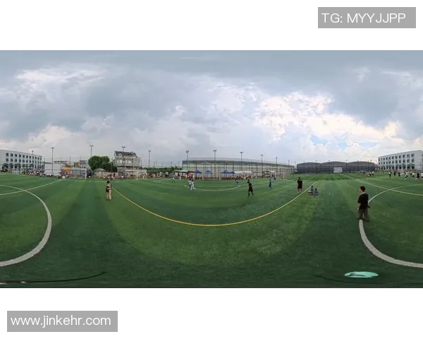 足球明星虚拟操控全景视频展示让你体验足球场上的精彩瞬间