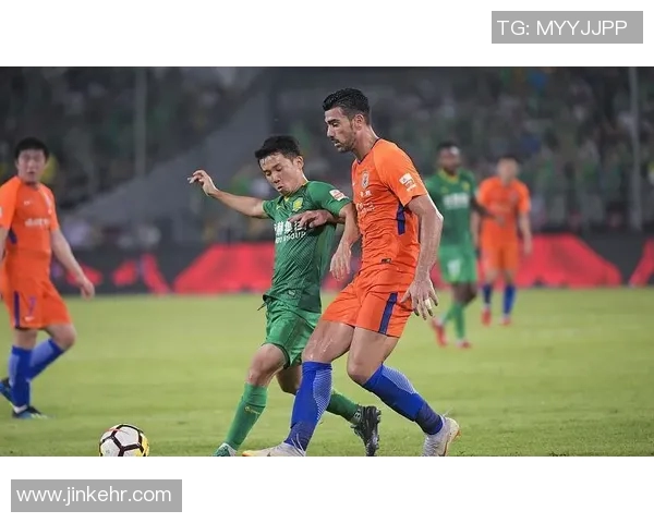 国安与鲁能2019年对决回顾：激情碰撞与战术较量的经典之战